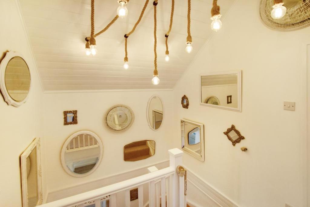 Luxury Lodge In The Heart Of The Cotswolds Cirencester Eksteriør billede