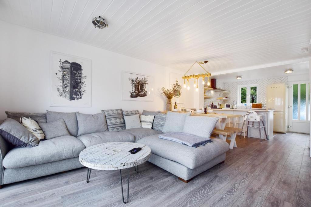 Luxury Lodge In The Heart Of The Cotswolds Cirencester Eksteriør billede